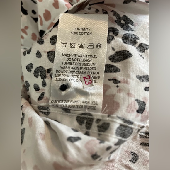 Sunrise Kingdom Animal Print White Pink Shirt Button Down Shortsleeve Mens SizeM - Picture 14 of 15
